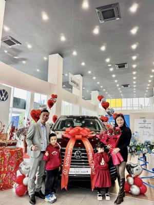 Bàn giao xe Volkswagen 1